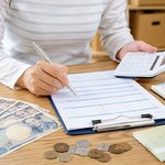 加瀬倉庫のトランクルーム料金を確認するイメージ