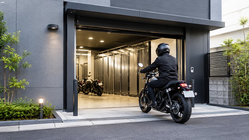 バイクパーキングやトランクルーム施設の入口